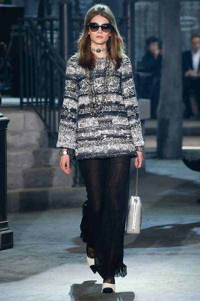 Look 8